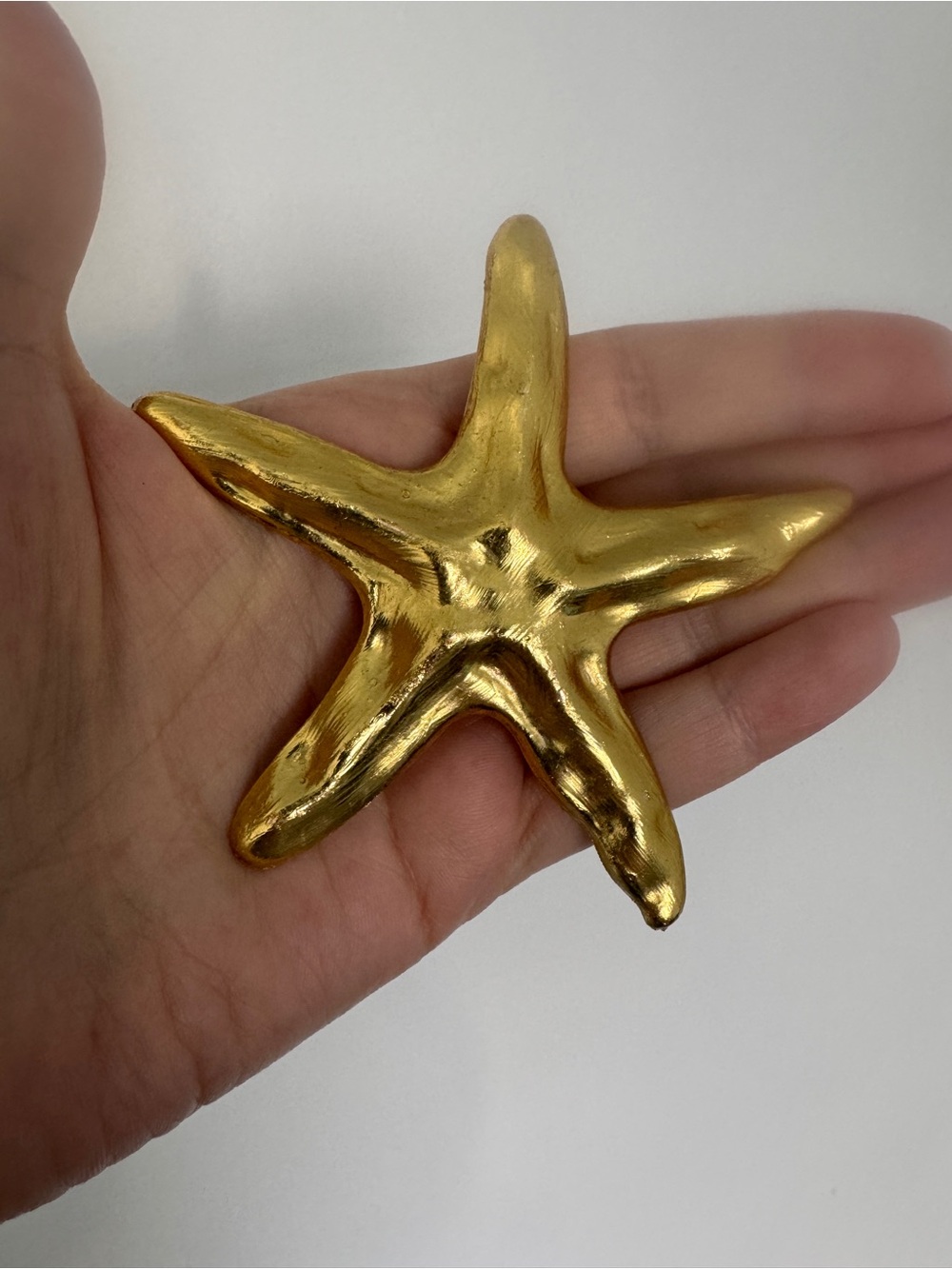 Gold Starfish Star brooch